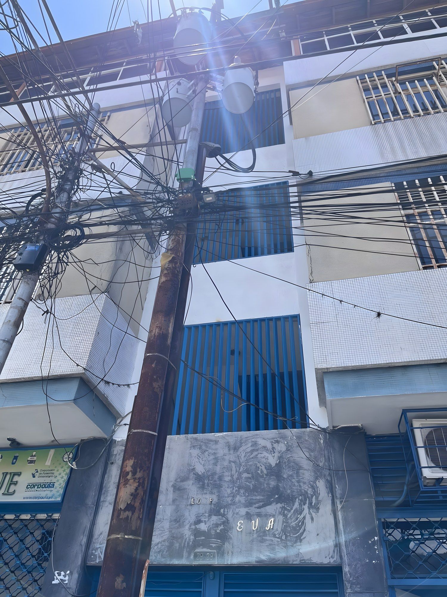 Fachada del Edificio Eva después de la recuperación