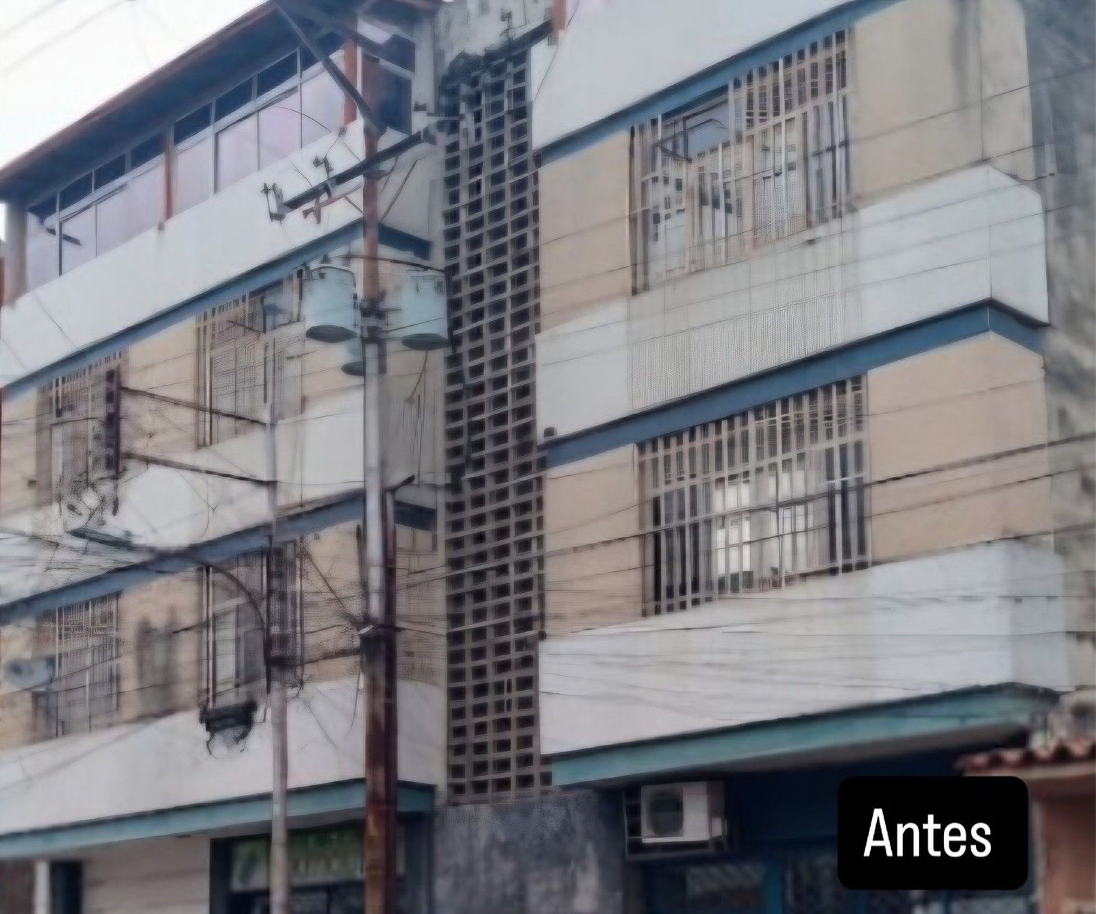 Antes: La fachada del Edificio Eva antes y después de la recuperación.